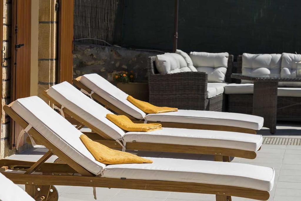 Villa Cleo Свороната Екстериор снимка